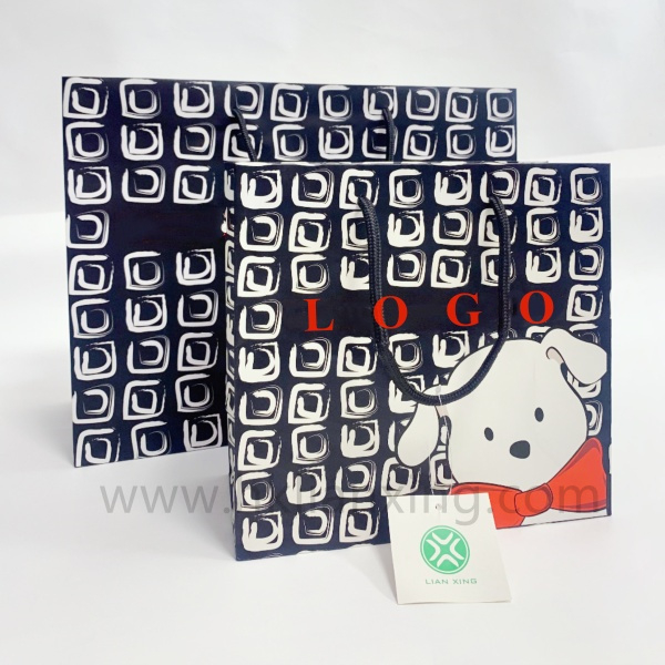 定制徽标时尚化妆品涂层纸袋带PP绳索