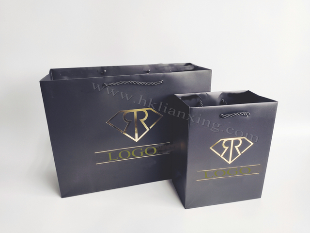 纸板黑色化妆品纸袋