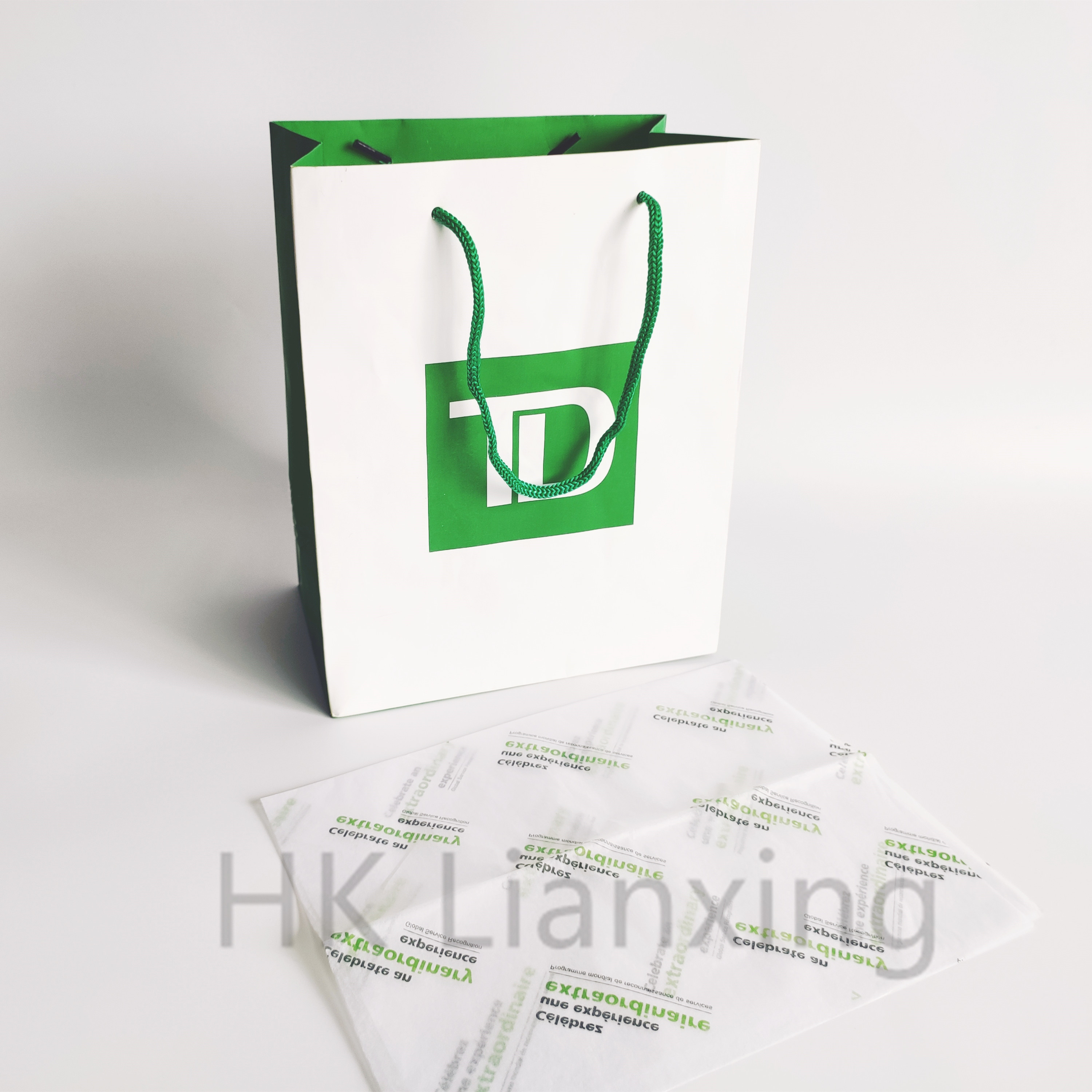 花式纸绿色服装纸袋1
