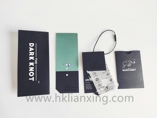 可折叠黑色吊牌