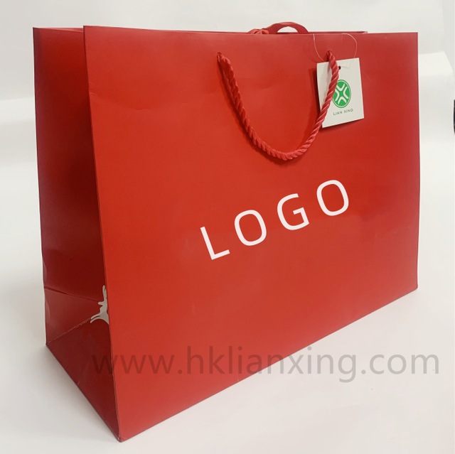 涂层纸红色服装纸袋