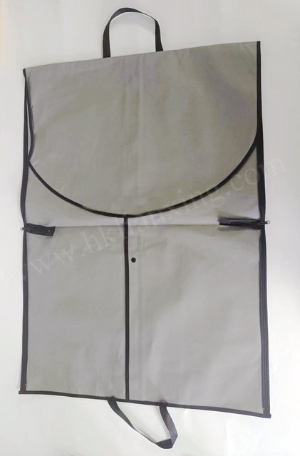 回收带有拉链西装袋的健身健身